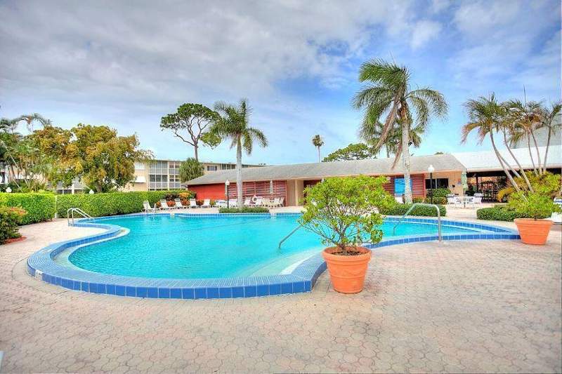 2 bedroom Condominium at 2566 Garden Drive, Lake Clarke Gardens Condo 19, Lake Worth Beach — photo 3