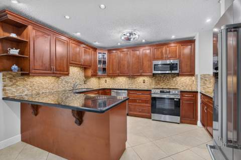 10531 NW 11th Court, Plantation FL - photo 15 of 54
