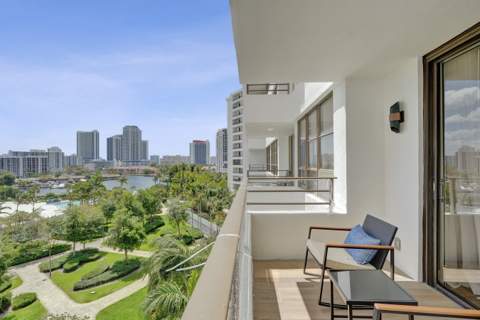 600 Three Islands Boulevard #615, Hallandale Beach FL - photo 16 of 43