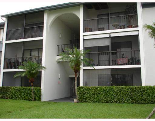 1 bedroom Condominium at 1105 Green Pine Boulevard #C2, Palm Club Village II Condo, West Palm Beach — photo 3