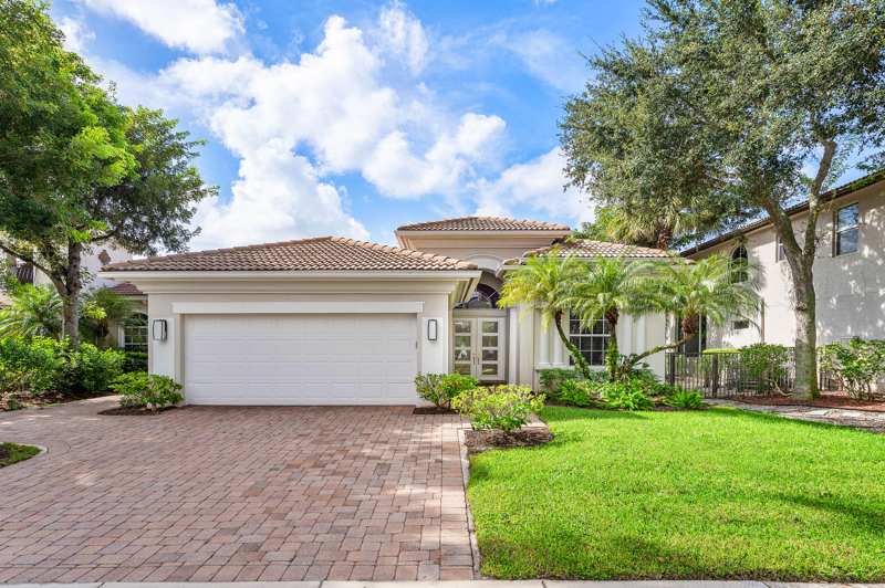 3 bedroom Single Family Residence at 8138 Valhalla Drive, Mizner Country Club, Delray Beach — photo 1