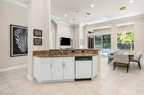 8138 Valhalla Drive, Delray Beach FL - photo 10 of 86