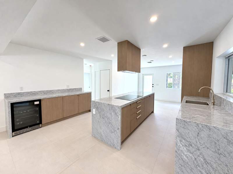 4 bedroom Single Family Residence at 1516 NE 15th Avenue, Poinsettia Heights, Fort Lauderdale — photo 2