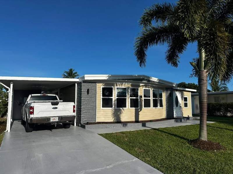 2 bedroom Manufactured Home at 8572 Crown Drive, Sea Meadows, Boynton Beach — photo 5