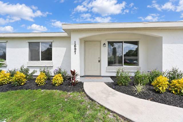 1697 SE BURGUNDY Lane