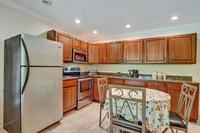 4 bedroom Single Family Residence at 11175 NW 20th Drive, Cypress Run, Coral Springs — photo 3