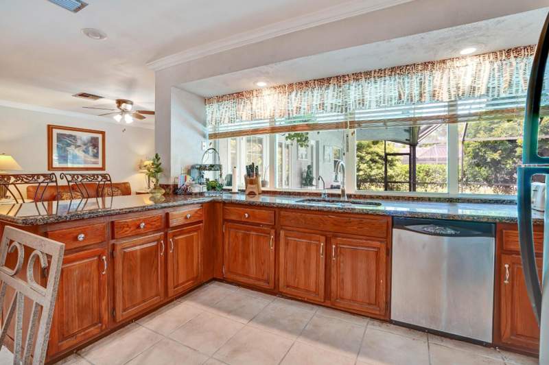 4 bedroom Single Family Residence at 11175 NW 20th Drive, Cypress Run, Coral Springs — photo 4