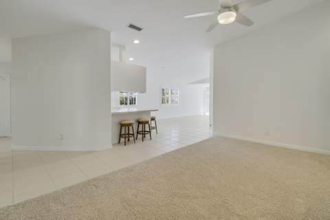 8863 SE Retreat Drive, Hobe Sound FL - photo 12 of 55