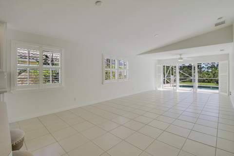8863 SE Retreat Drive, Hobe Sound FL - photo 13 of 55