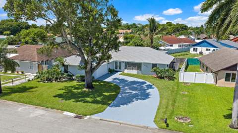 1633 Woods Bend Road, West Palm Beach FL - photo 23 of 27