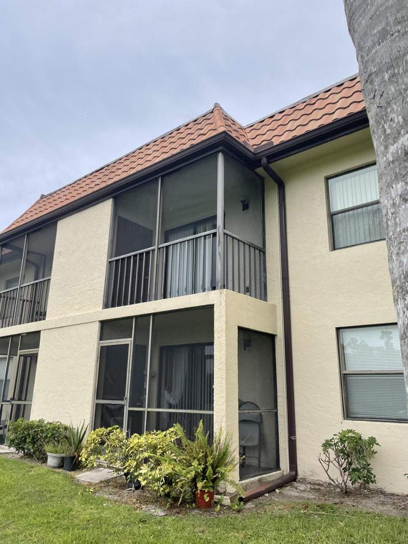 2 bedroom Condominium at 7101 Golf Colony Court #201, Lucerne Lakes Golf Colony, Lake Worth — photo 2