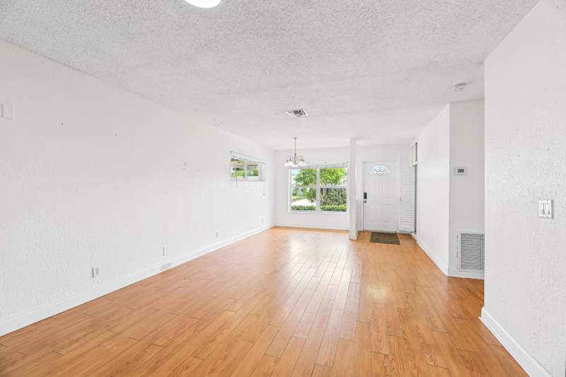 3 bedroom Single Family Residence at 522 Heron Drive, Tropic Palms 1, Delray Beach — photo 2
