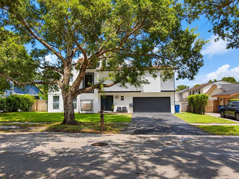 4 bedroom Single Family Residence at 10165 SW 53rd Street, Guardian Estates, Cooper City — photo 3