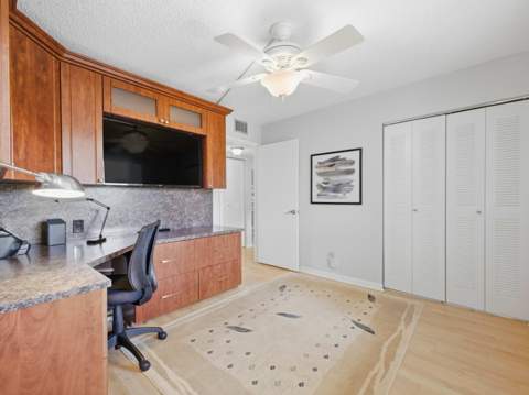 7145 Huntington Lane #205, Delray Beach FL - photo 16 of 43