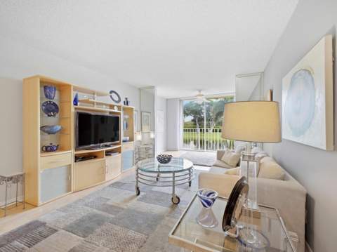 7145 Huntington Lane #205, Delray Beach FL - photo 10 of 43