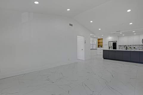 7690 Tahiti Lane #202, Lake Worth FL - photo 12 of 29