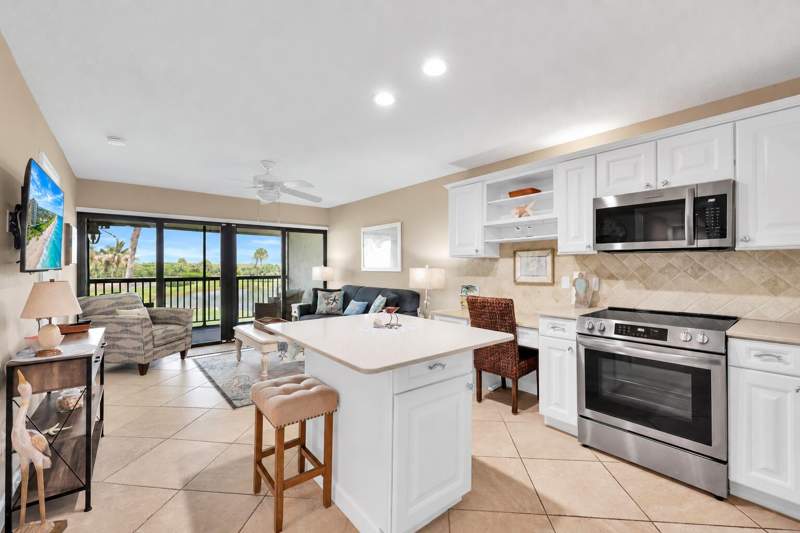 1 bedroom Condominium at 2400 S Ocean Drive #V421, Ocean Villas I Condominium, Fort Pierce — photo 4