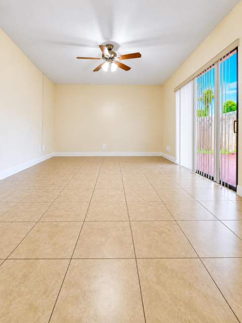 256 Lake Arbor Drive, Palm Springs FL - photo 6 of 18