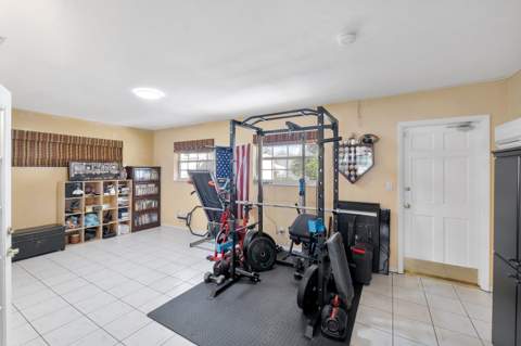 7081 Taylor Street, Hollywood FL - photo 12 of 22