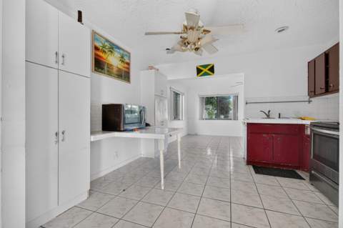 6102 NW 69th Avenue, Tamarac FL - photo 22 of 35