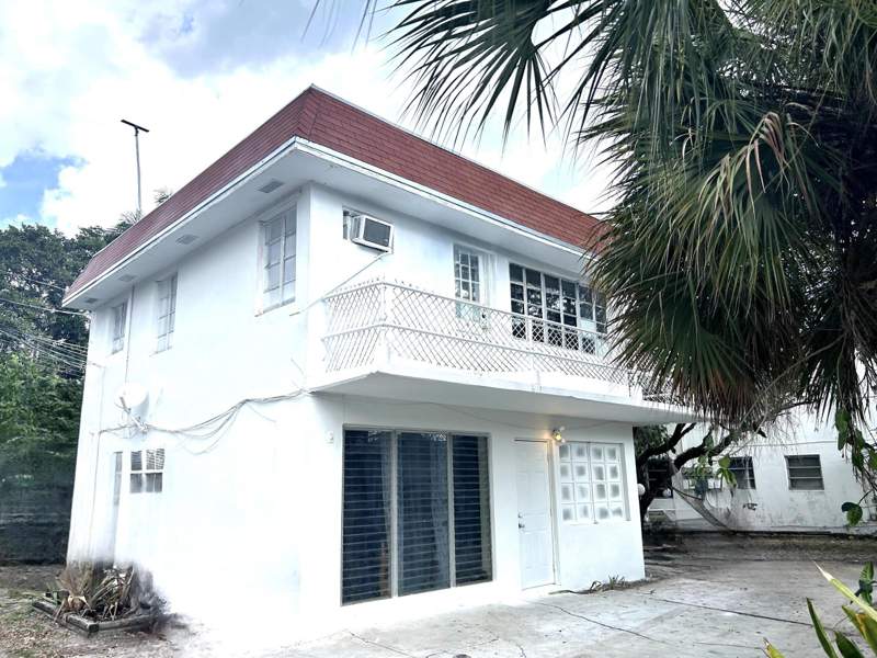 2 bedroom Condominium at 113 N Lakeside Drive ##5 & #6, North Lakeside Condo, Lake Worth Beach — photo 2