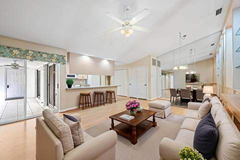 8404 Chapman Oak Court, Palm Beach Gardens FL - photo 9 of 46