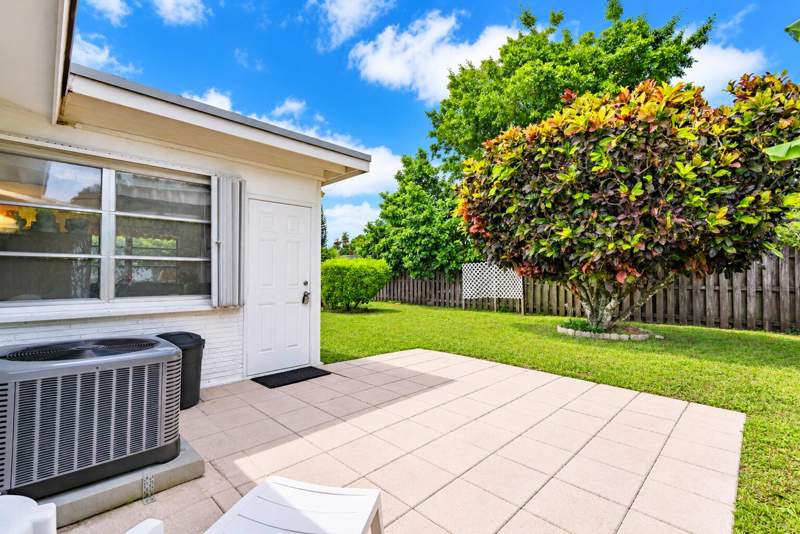 2 bedroom Single Family Residence at 7307 NW 62nd Street, Mainlands Of Tamarac Lakes, Tamarac — photo 4