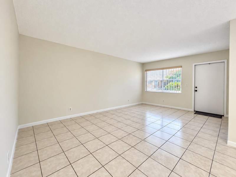 1 bedroom Condominium at 111 Cleveland Street, Colmar Manor Inc Condo, Lake Worth Beach — photo 5