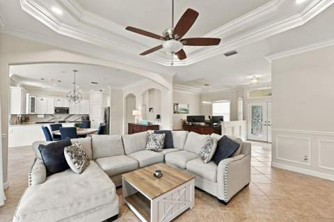 8008 Links Way, Port St. Lucie FL - photo 16 of 103