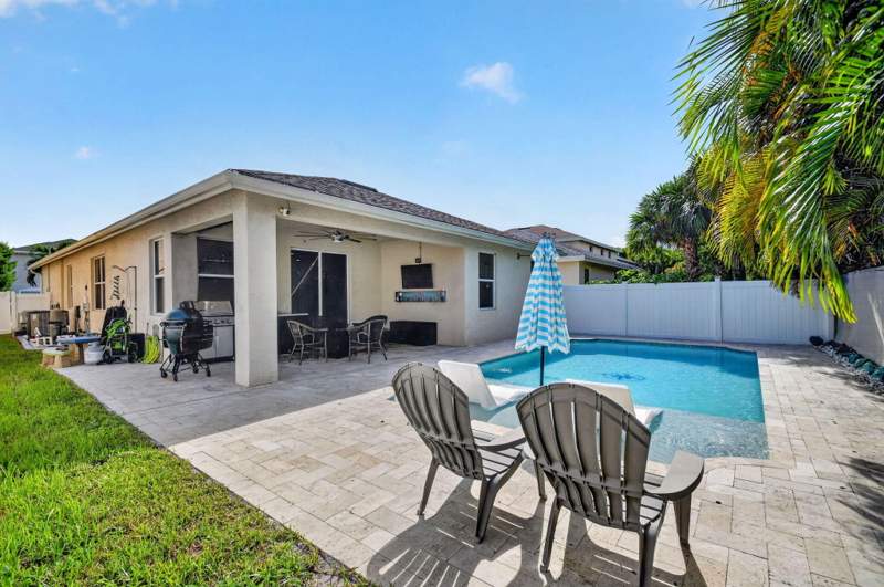4 bedroom Single Family Residence at 4065 Tomoka Drive, Auburn Park, Lake Worth — photo 5