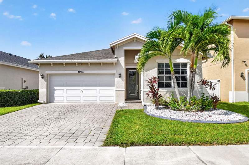 4 bedroom Single Family Residence at 4065 Tomoka Drive, Auburn Park, Lake Worth — photo 3