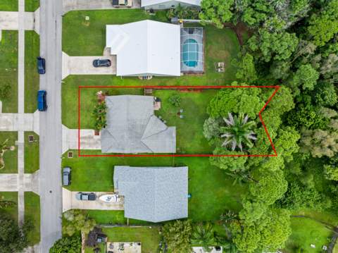 6702 SE Raintree Avenue, Stuart FL - photo 7 of 44