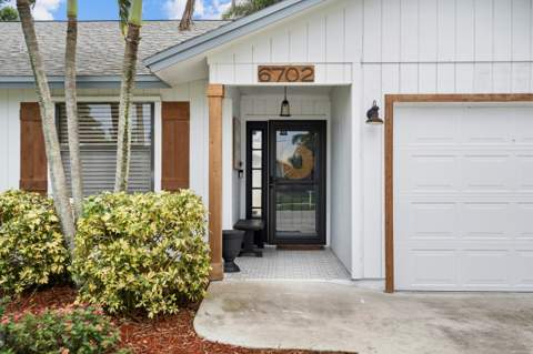 6702 SE Raintree Avenue, Stuart FL - photo 10 of 44