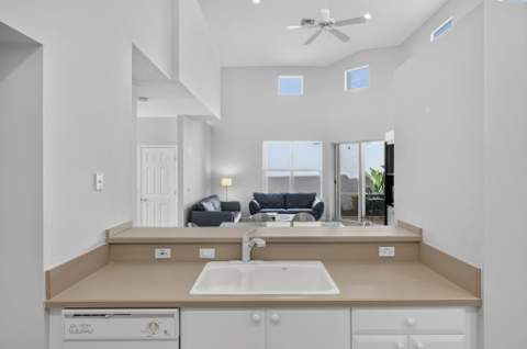 7701 Cardinal Court, West Palm Beach FL - photo 17 of 65