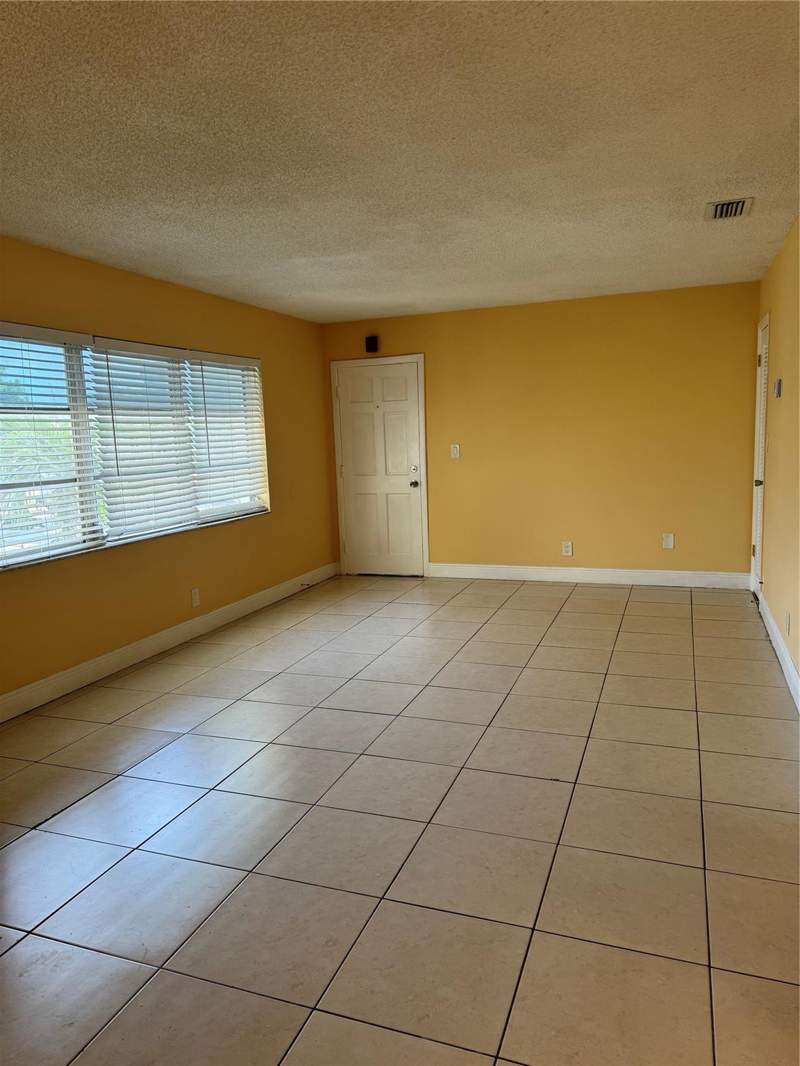 2 bedroom Condominium at 3200 Coral Springs Drive #214, Villas At Coral Springs, Coral Springs — photo 5