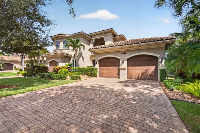 4 bedroom Single Family Residence at 11117 Lynwood Palm Way, Bayhill Estates, Palm Beach Gardens — photo 2