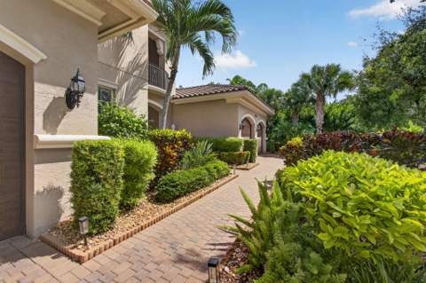 11117 Lynwood Palm Way, Palm Beach Gardens FL - photo 24 of 137