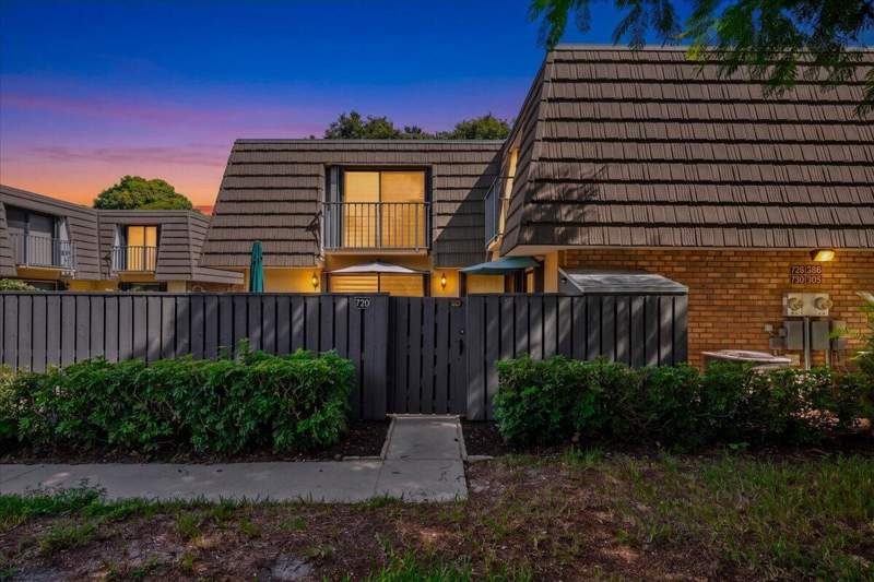 2 bedroom Townhouse at 730 7th Way #730, Village Of Sandalwood Lakes 1, West Palm Beach — photo 3