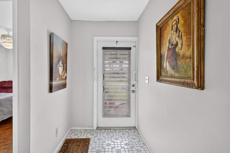 2 bedroom Condominium at 125 Lake Anne Drive #125, Golden Lakes Village Condo 1 Thru 13-A, West Palm Beach — photo 5