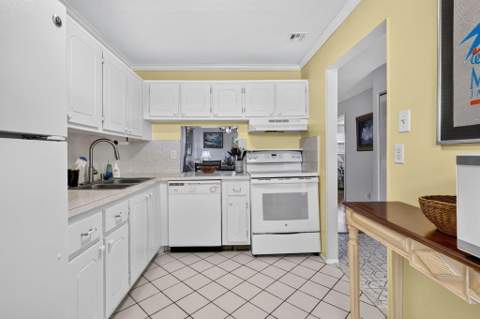 125 Lake Anne Drive #125, West Palm Beach FL - photo 14 of 37