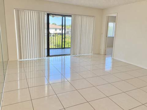 4090 Tivoli Court #301, Lake Worth FL - photo 9 of 36