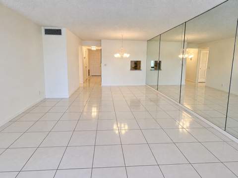 4090 Tivoli Court #301, Lake Worth FL - photo 13 of 36