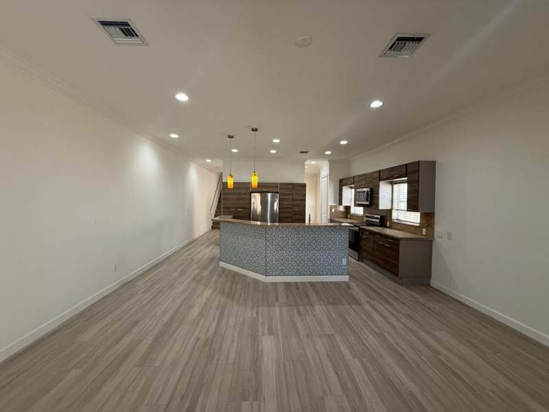 5 bedroom Townhouse at 213 SW 11th Street #213, River Section Of Croissant Park, Fort Lauderdale — photo 3