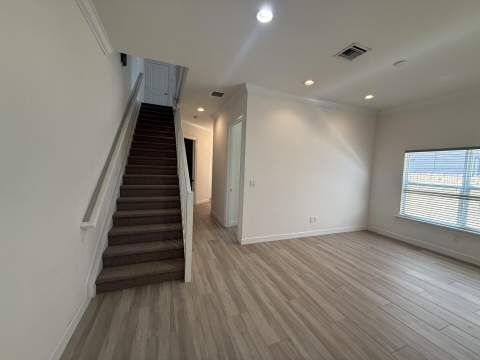 213 SW 11th Street #213, Fort Lauderdale FL - photo 6 of 32