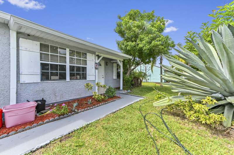 2 bedroom Single Family Residence at 1549 SE South Balcourt, Port St Lucie, Port St. Lucie — photo 3