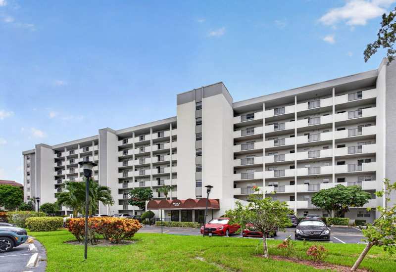 2 bedroom Condominium at 5860 NW 44th Street #510, Hi Greens Of Inverrary Phase II, Lauderhill — photo 1
