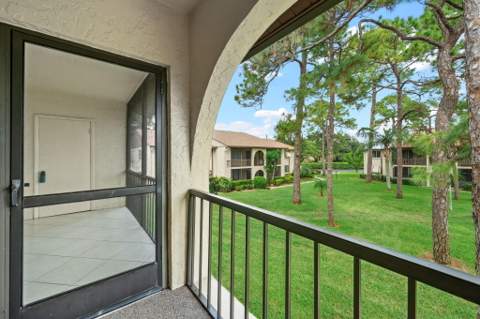 324 Knotty Pine Circle #B-2, Greenacres FL - photo 7 of 30