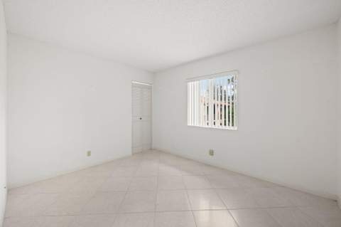 324 Knotty Pine Circle #B-2, Greenacres FL - photo 21 of 30