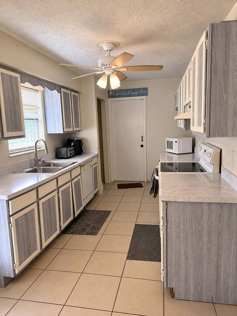 2 bedroom Single Family Residence at 1166 SW Eleuthera Avenue, Port St Lucie Section 19, Port St. Lucie — photo 3