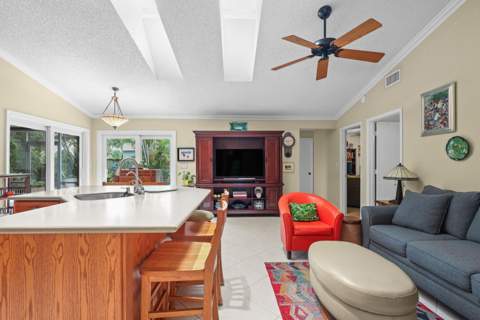 396 Redwood Lane, Boca Raton FL - photo 9 of 32